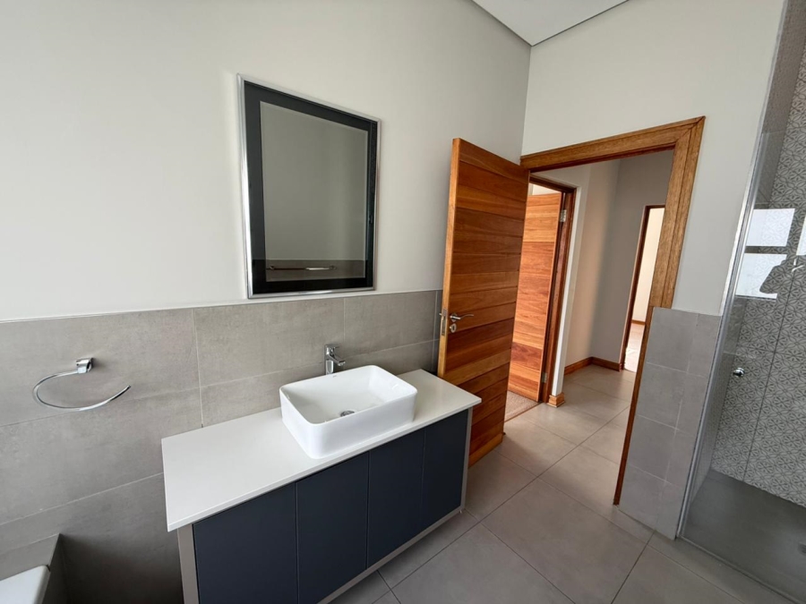 To Let 4 Bedroom Property for Rent in Wild Olive Estate Free State